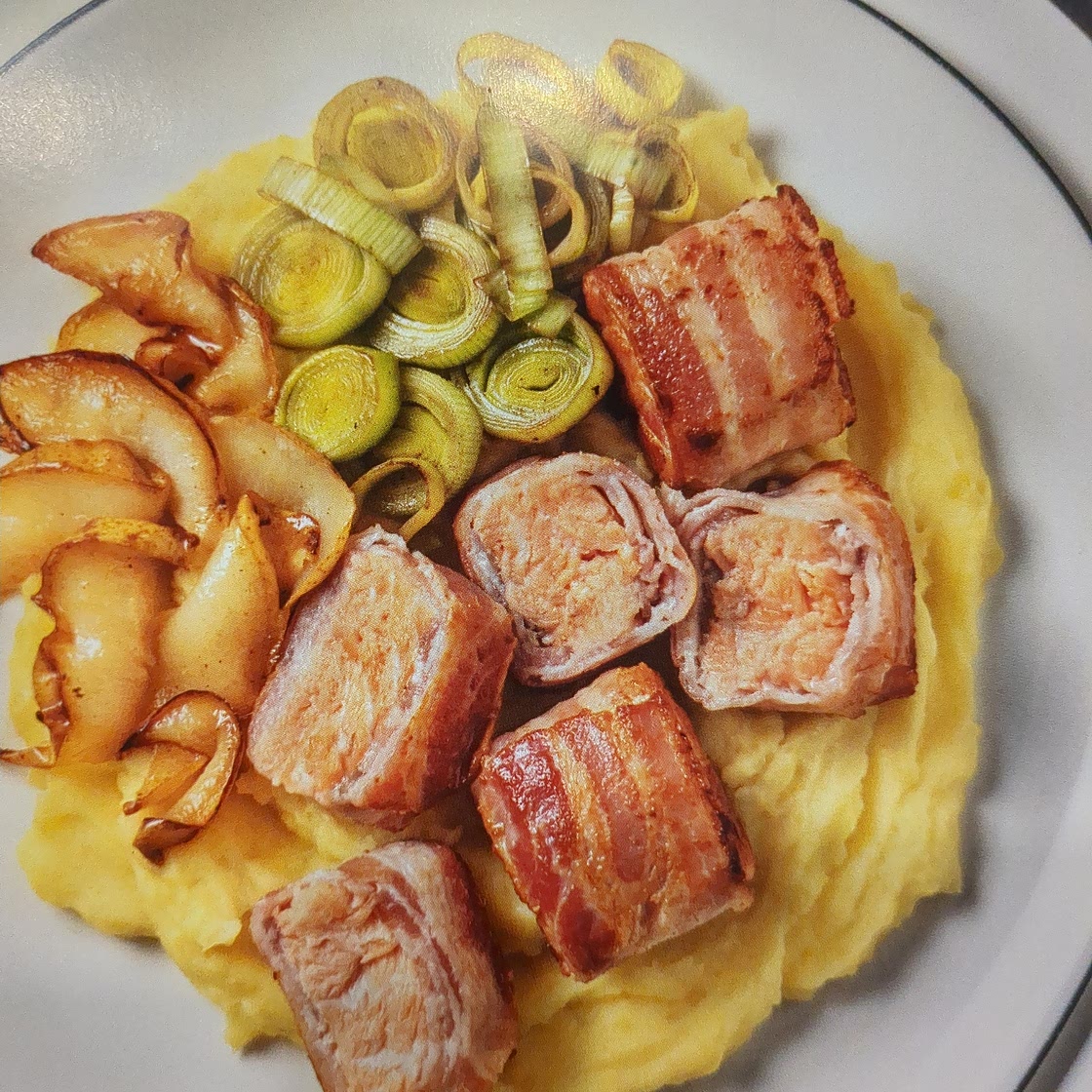 ROLLÈ DI SALMONE E PANCETTA CROCCANTE