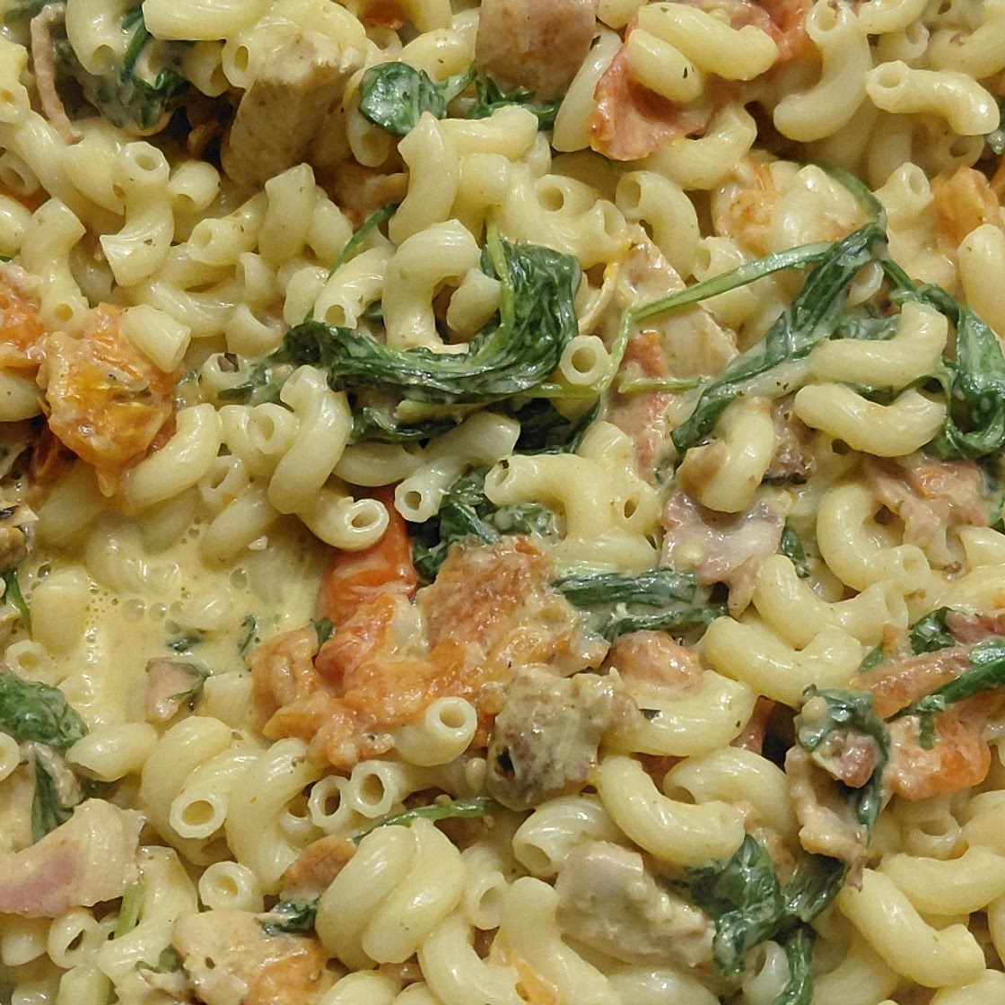 Creamy Chicken and Bacon Pasta