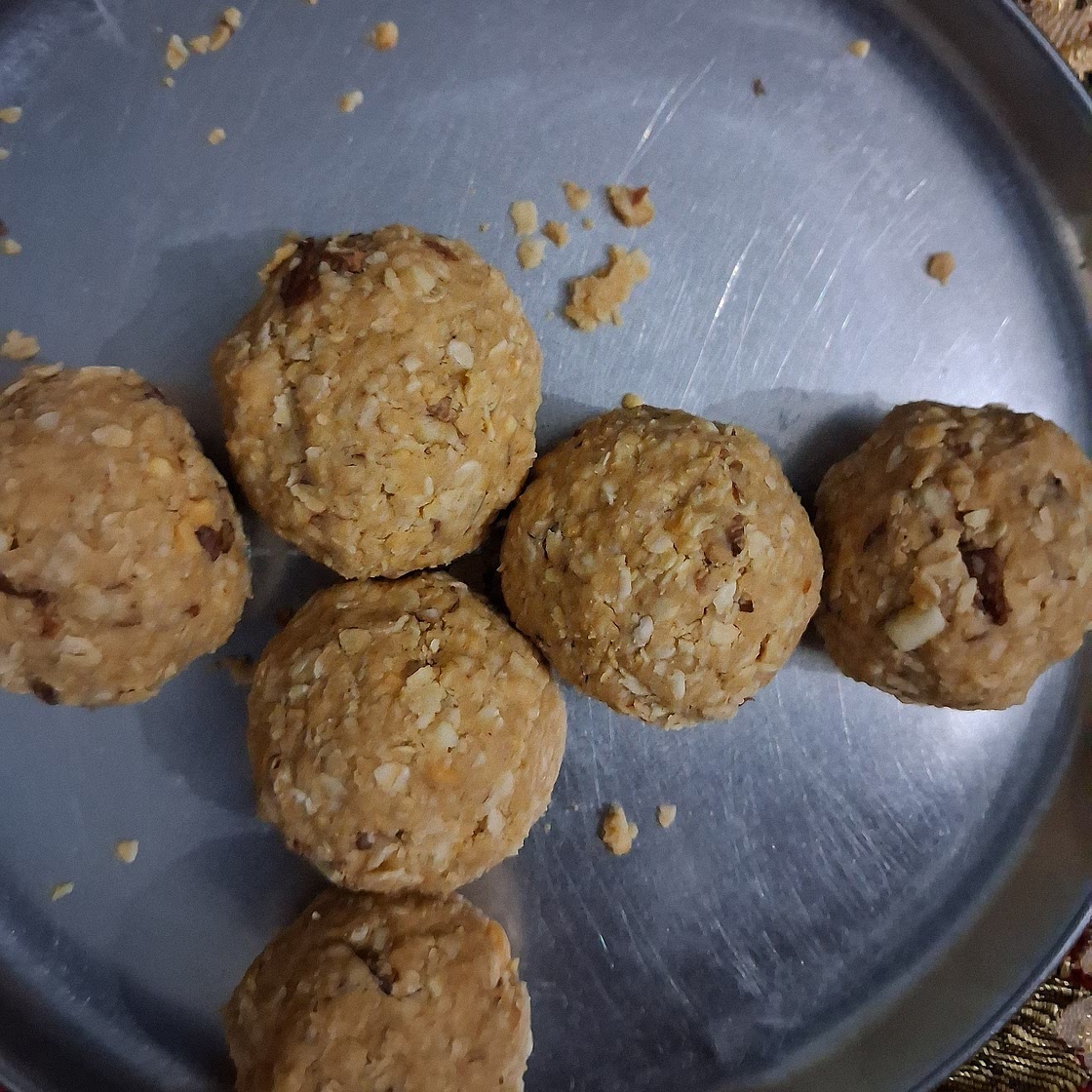 3 Ingredient Peanut Butter Oatmeal Balls