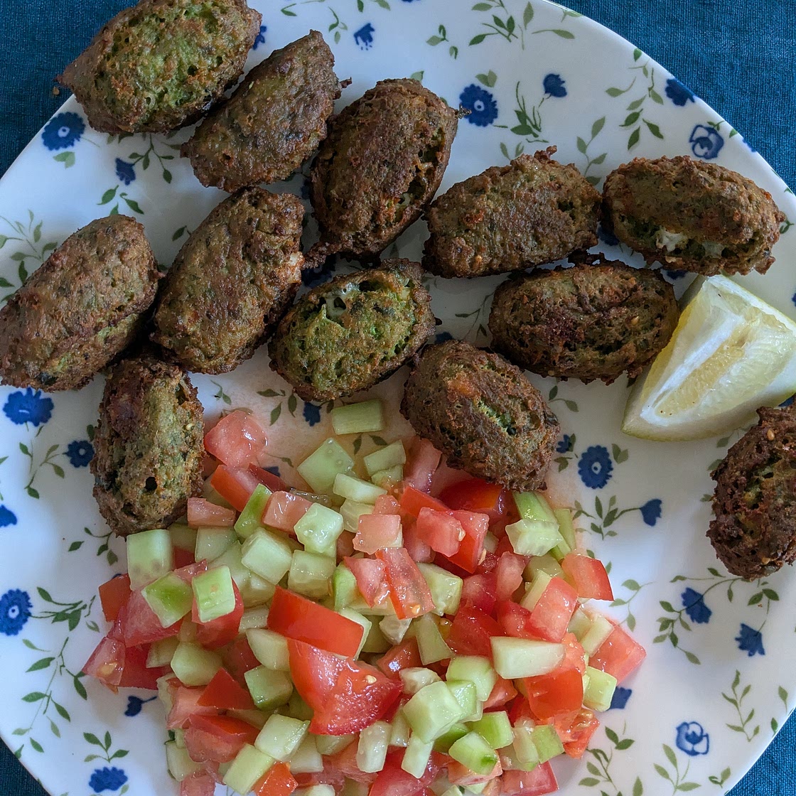 FRITTELLE DI PISELLI,ZAATAR E FETA