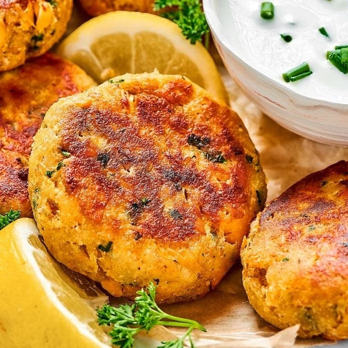 Salmon patties with lemon grass