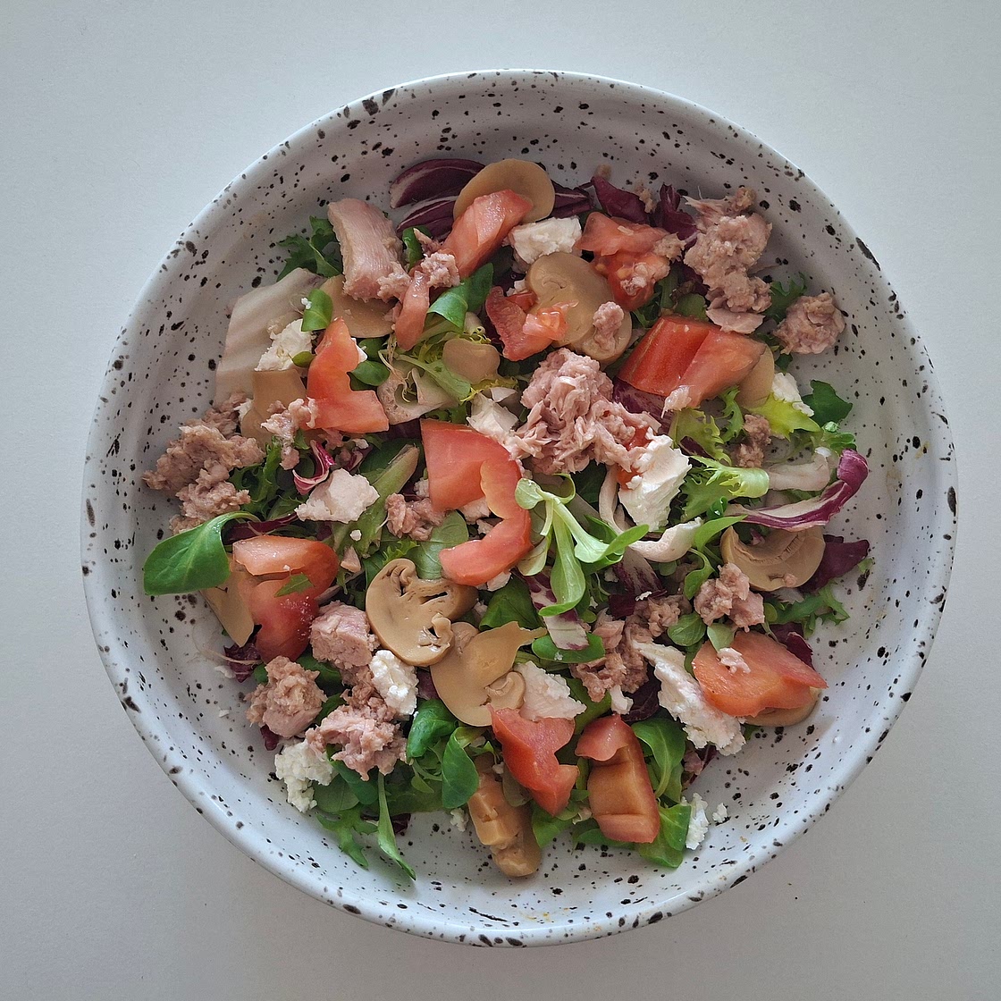 Salad - Tuna, Tomatoes, Feta and Marinated Mushrooms