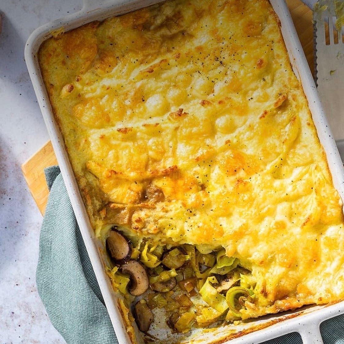 zapiekanka ziemniaczana z porem i pieczarkami 