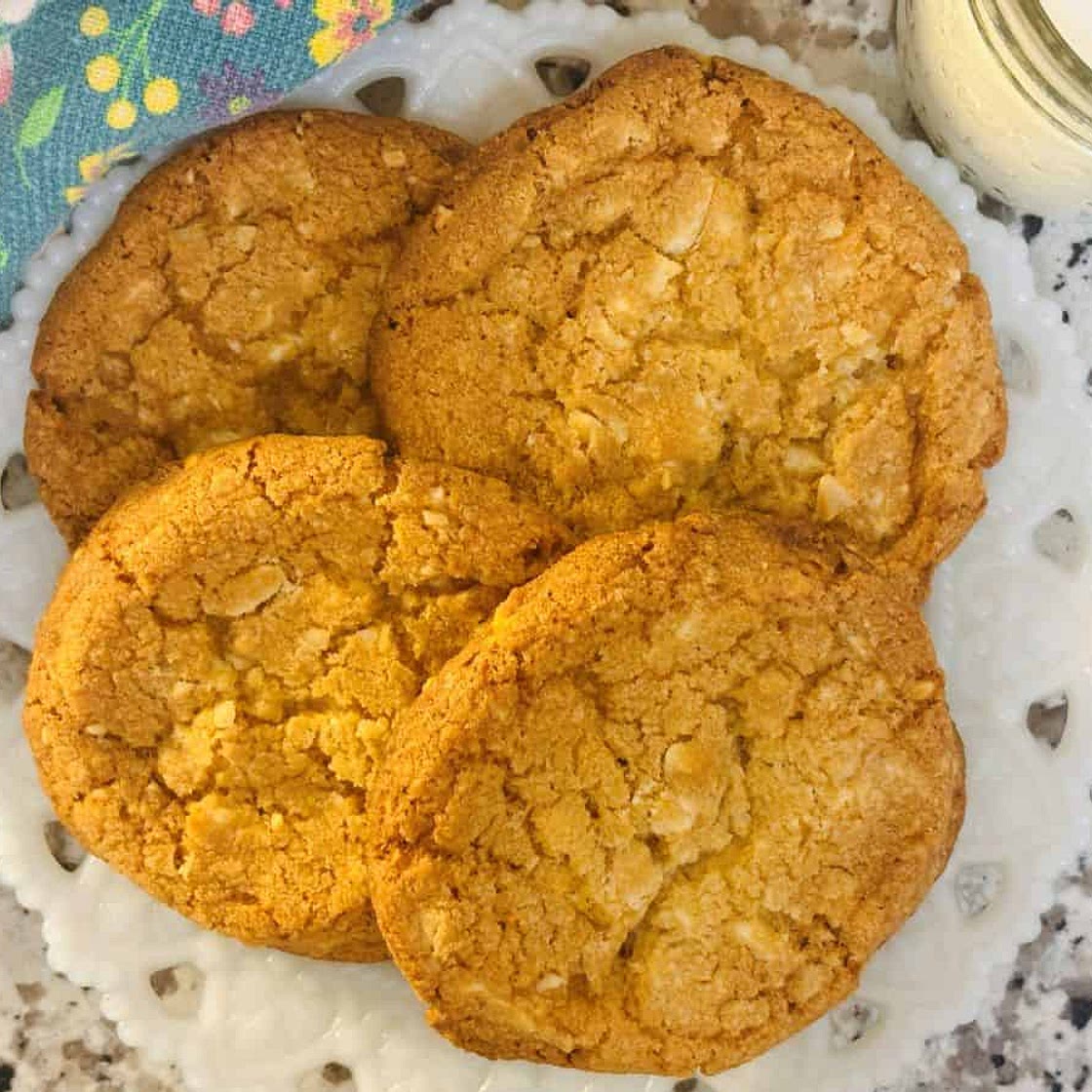 White Chocolate Macadamia Nut Cookies