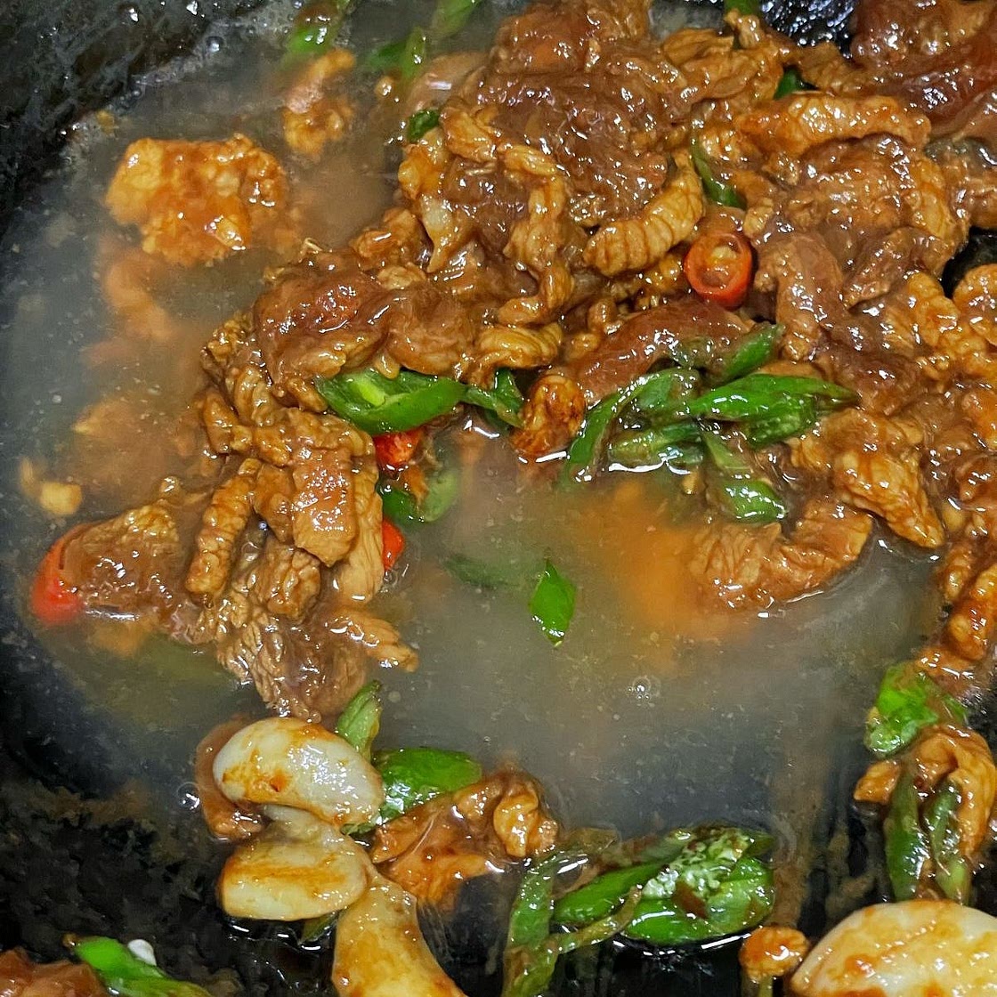 Stir-Fried Pork & Peppers Tossed with Noodles