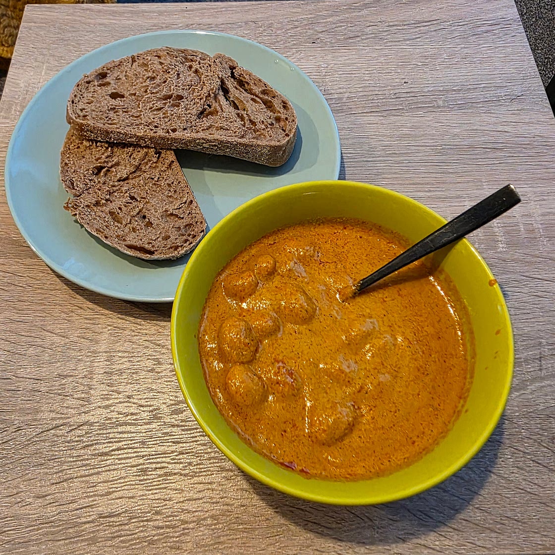 Butter Beans in Roasted Pepper Sauce