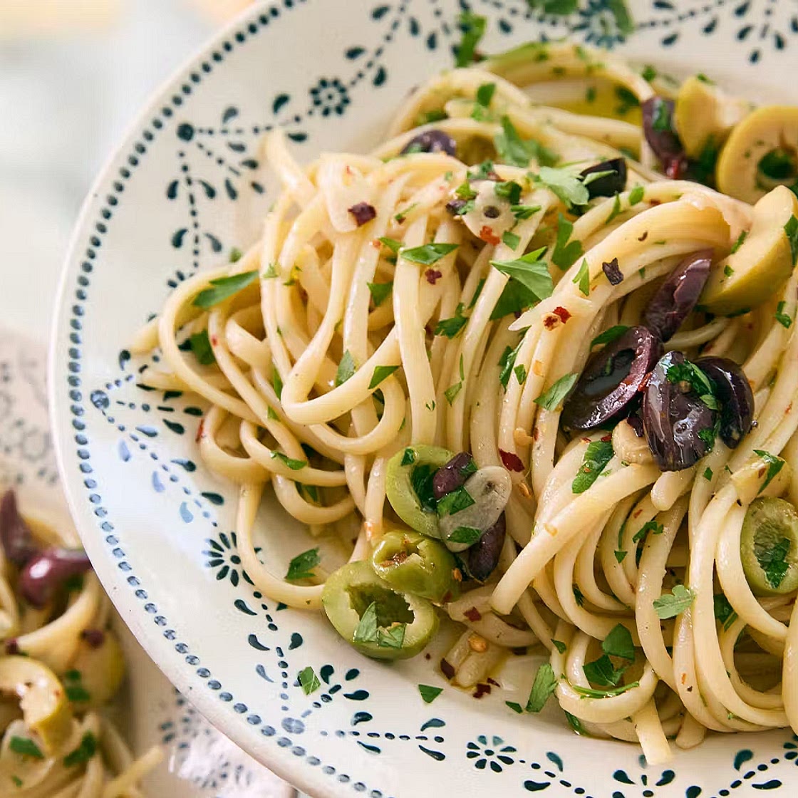 Mixed Olive & Garlic Pasta