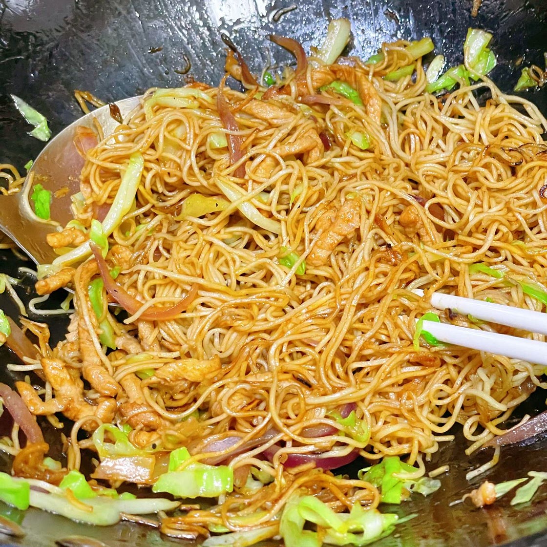 Cabbage & Thinly Sliced Pork Chow Mein Recipe