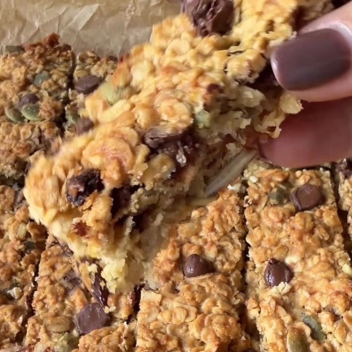 BAKED GRANOLA BARS