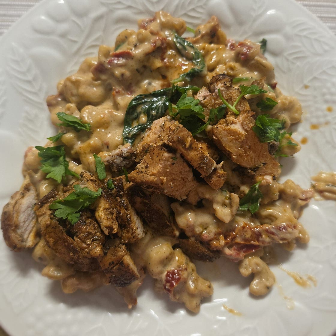 Tuscan Chicken Mac And Cheese (ONE POT, STOVE TOP)