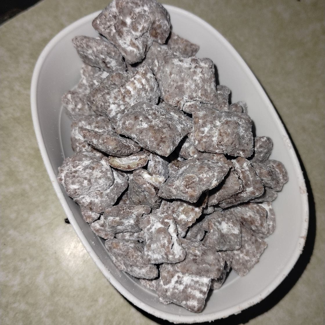 D'licious Muddy Buddies ("Puppy Chow")