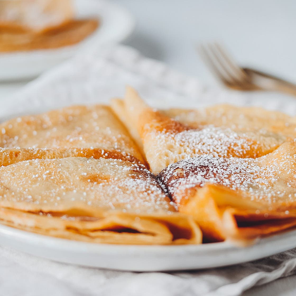 Vegane Crêpes - einfaches Crêpes Teig Rezept aus 4 Zutaten