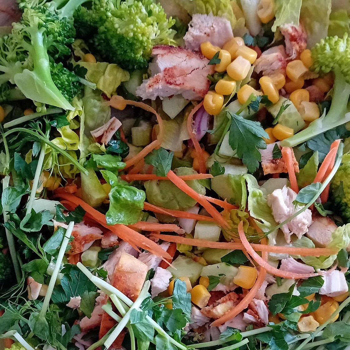 Healthy Buffalo Chicken Salad