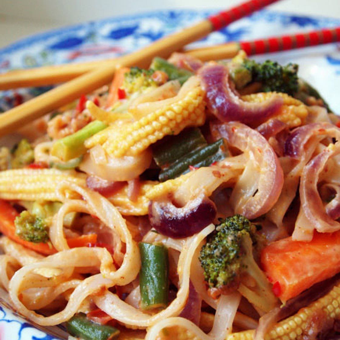 YUMMY SPICY VEGGIES AND RICE NOODLES