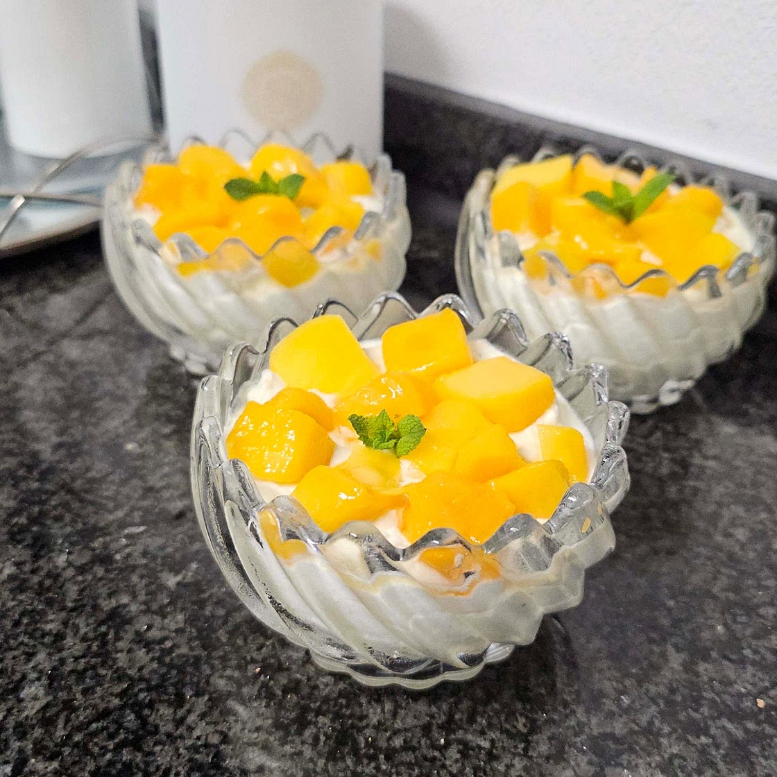 Limettenmousse mit Mango in 5 Minuten 🥭🍋