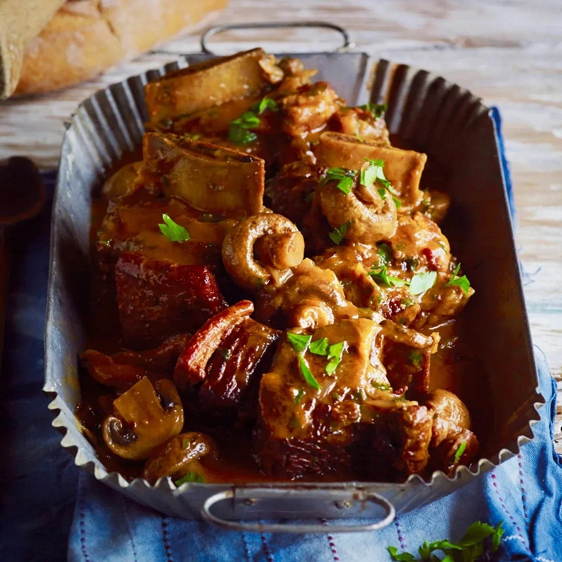 Slow cooker beef rib bourguignon