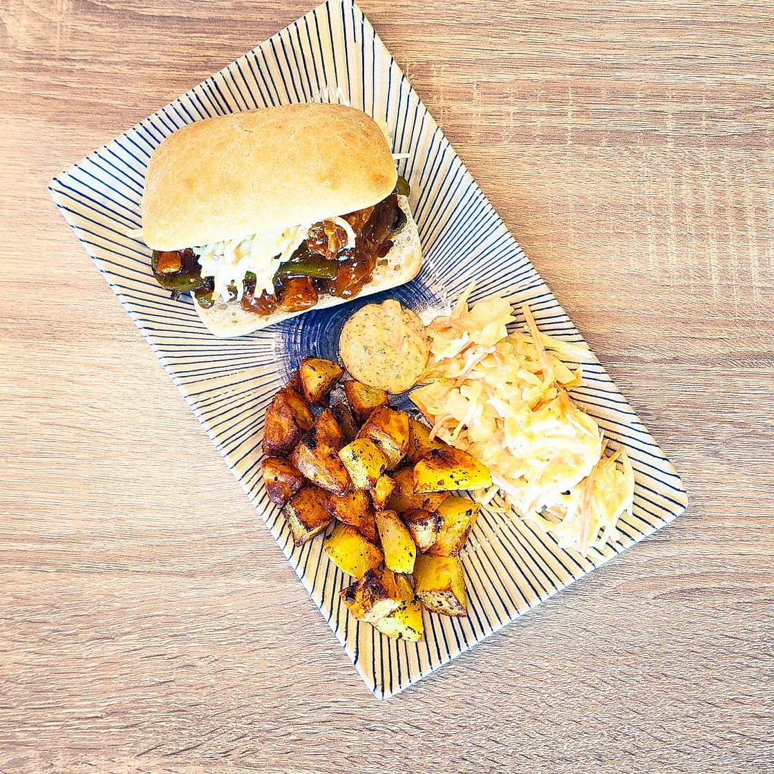 Sando au porc façon « bifana » & pommes de terre au pili pili