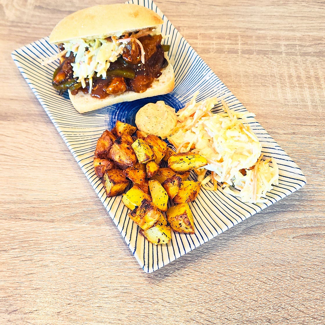 Sando au porc façon « bifana » & pommes de terre au pili pili