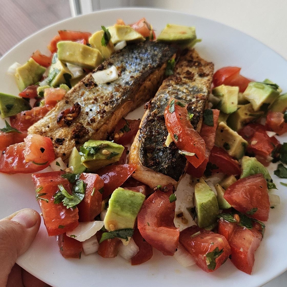Grilled Salmon with Avocado Salsa (Healthy, Low-Carb, Paleo, Whole30)