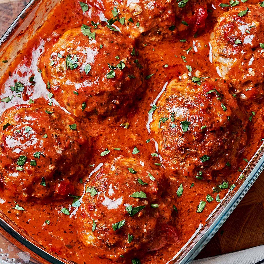 Oven Baked Meatballs in Tomato Sauce