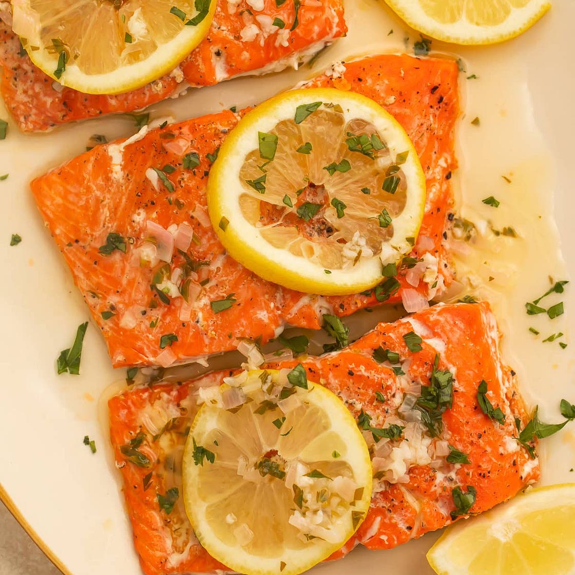 Lemon Garlic Salmon with Lemon Butter Sauce