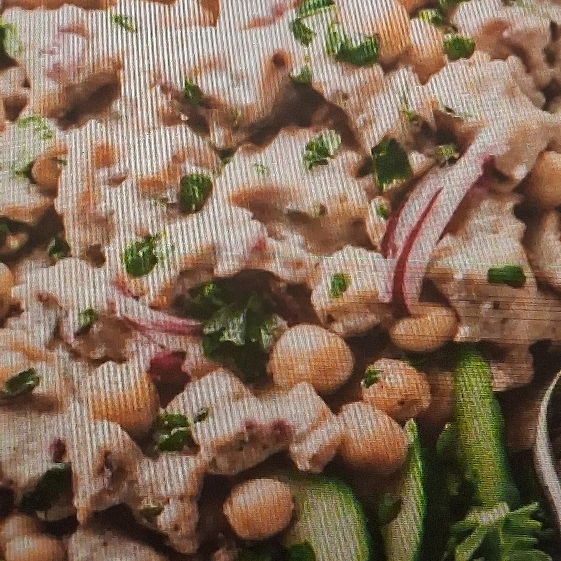 Chickpea tuna veggie salad