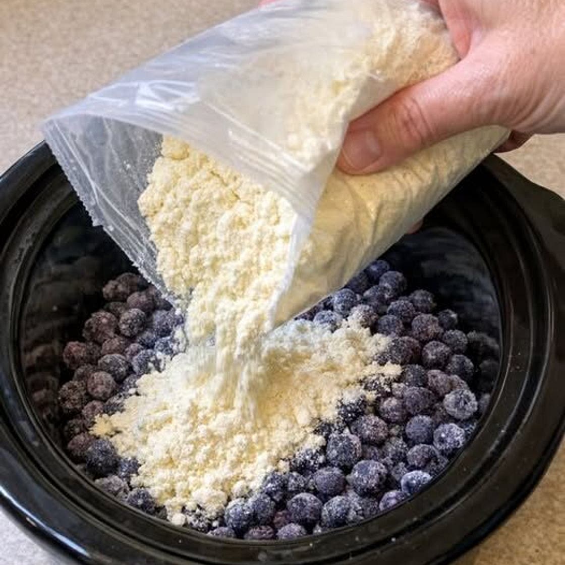 Blueberry lemon dump cake - slow cooker