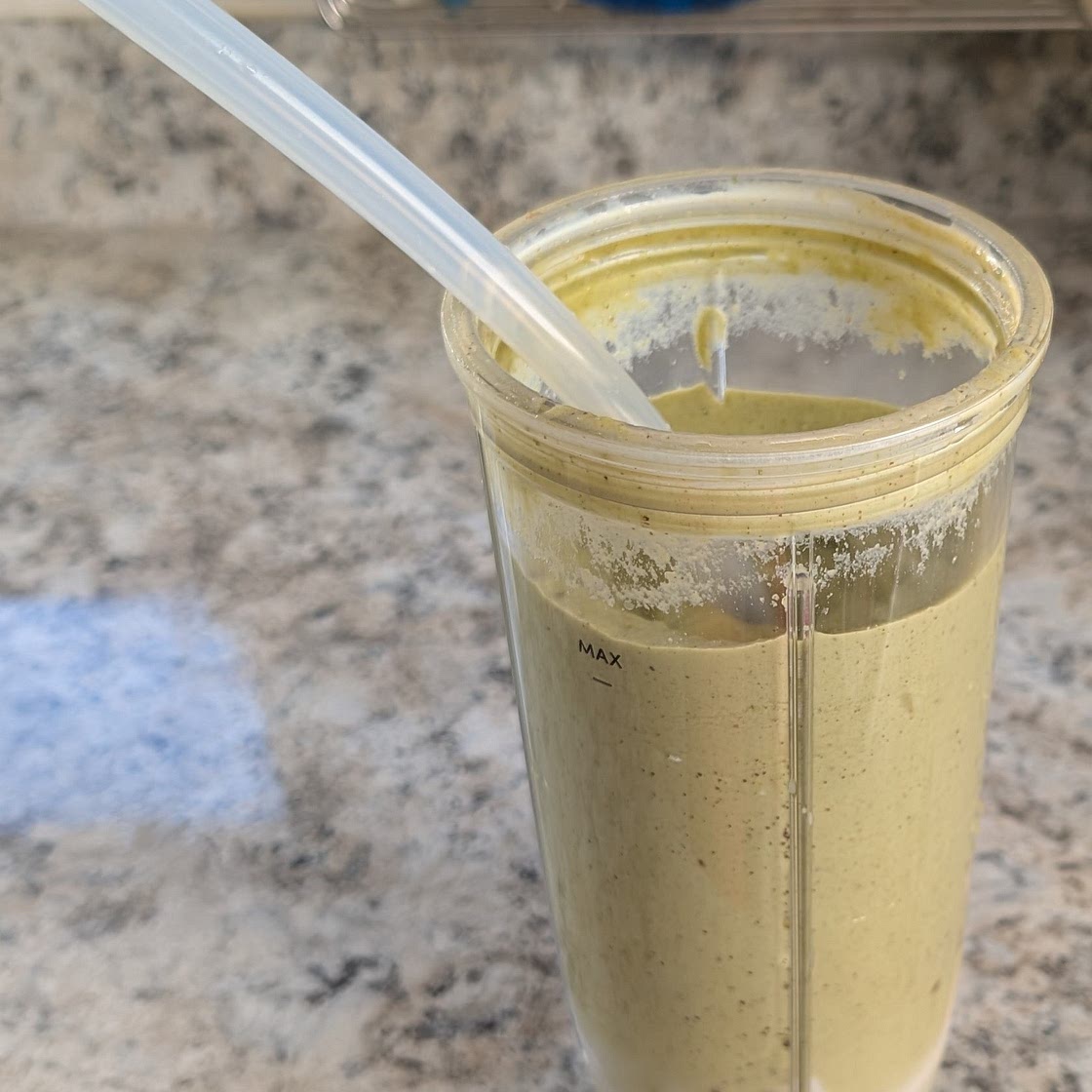 Coconut avacado mango kale smoothie for nutribullet