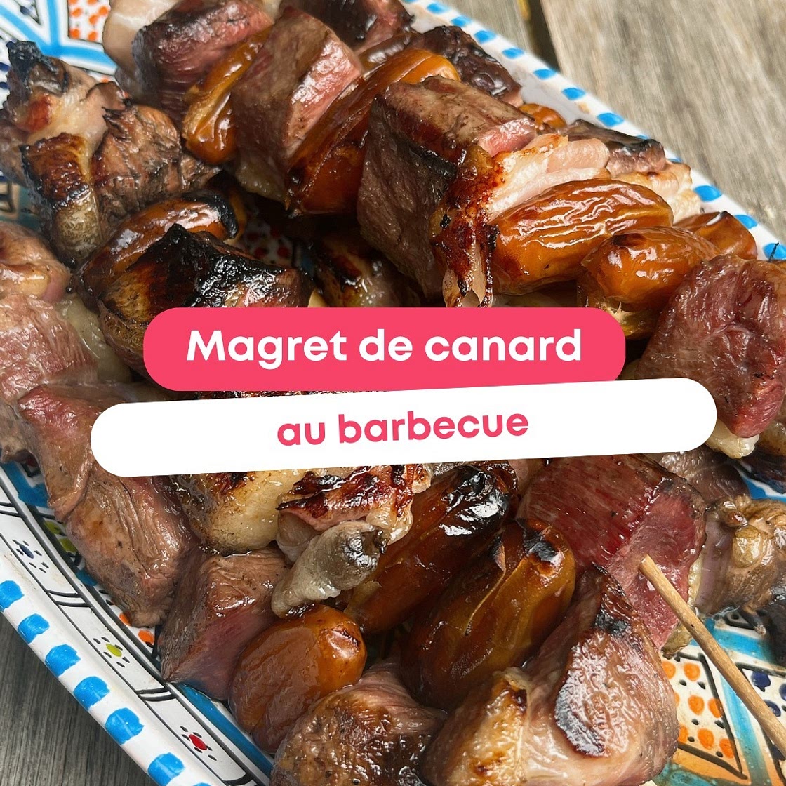 Brochettes de magret de canard au barbecue.