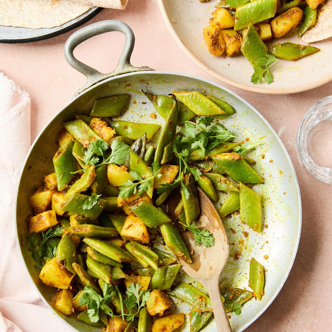 Beans phali ki sabzi (runner beans with ginger, spices and potatoes)