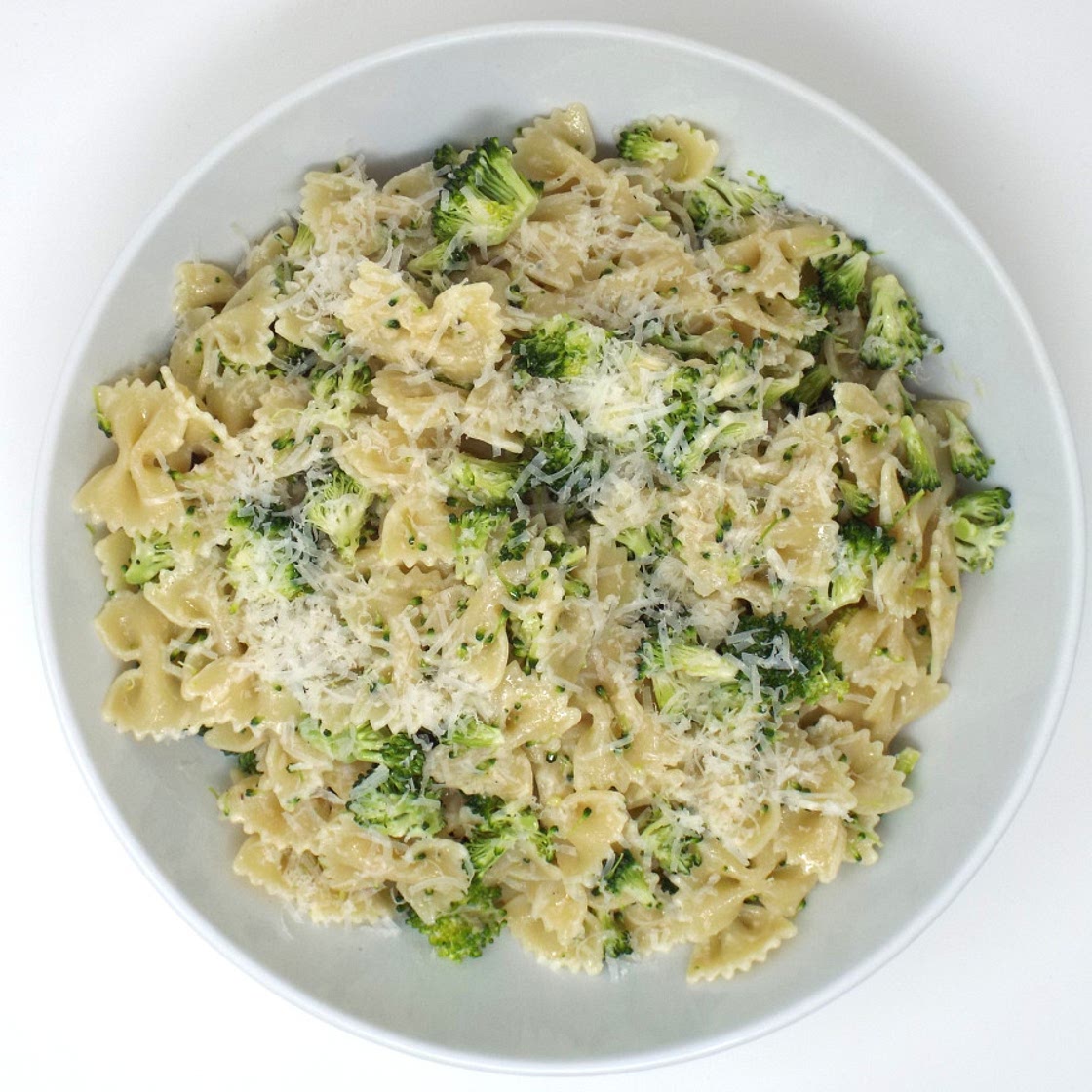 Broccoli Caesar Pasta Salad with Greek Yogurt Dressing