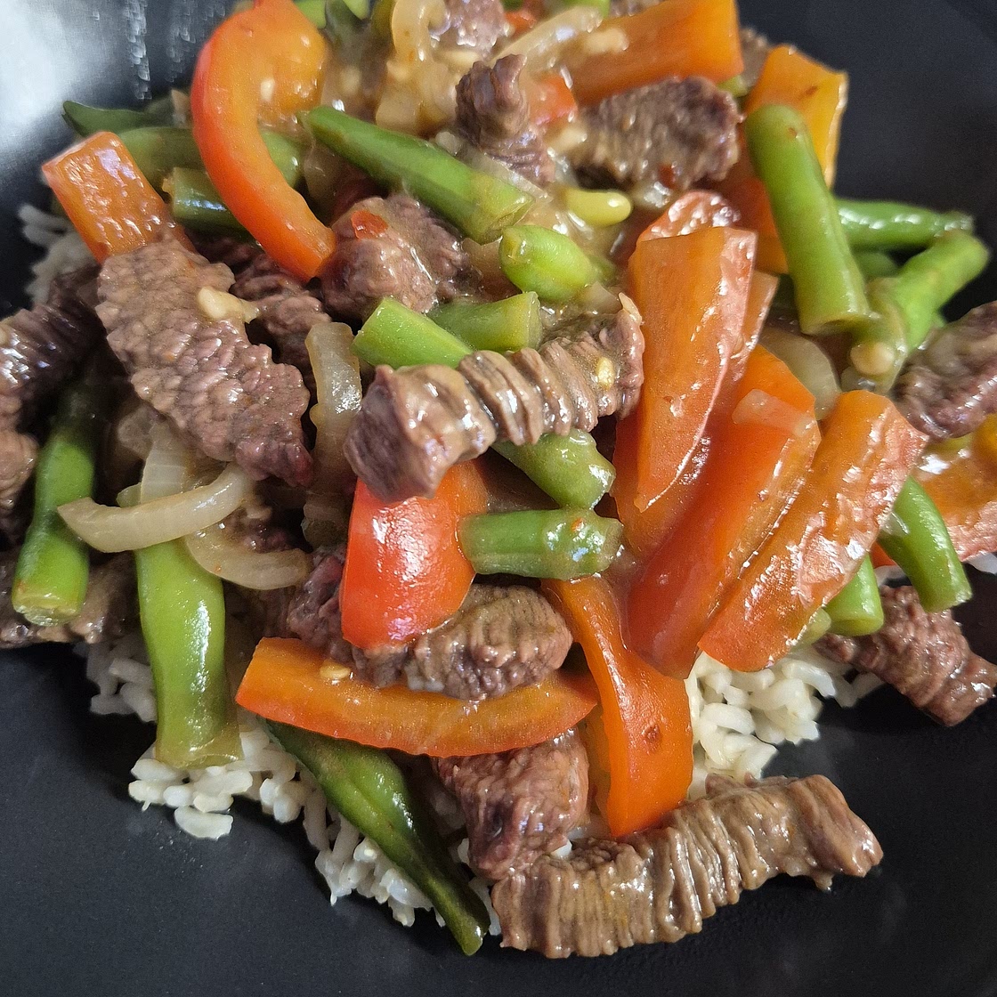 20-Minute Garlic Beef & Green Bean Stir-fry Recipe: This Garlicky Beef Recipe Is Worth Buying Chopsticks For | Beef | 30Seconds Food