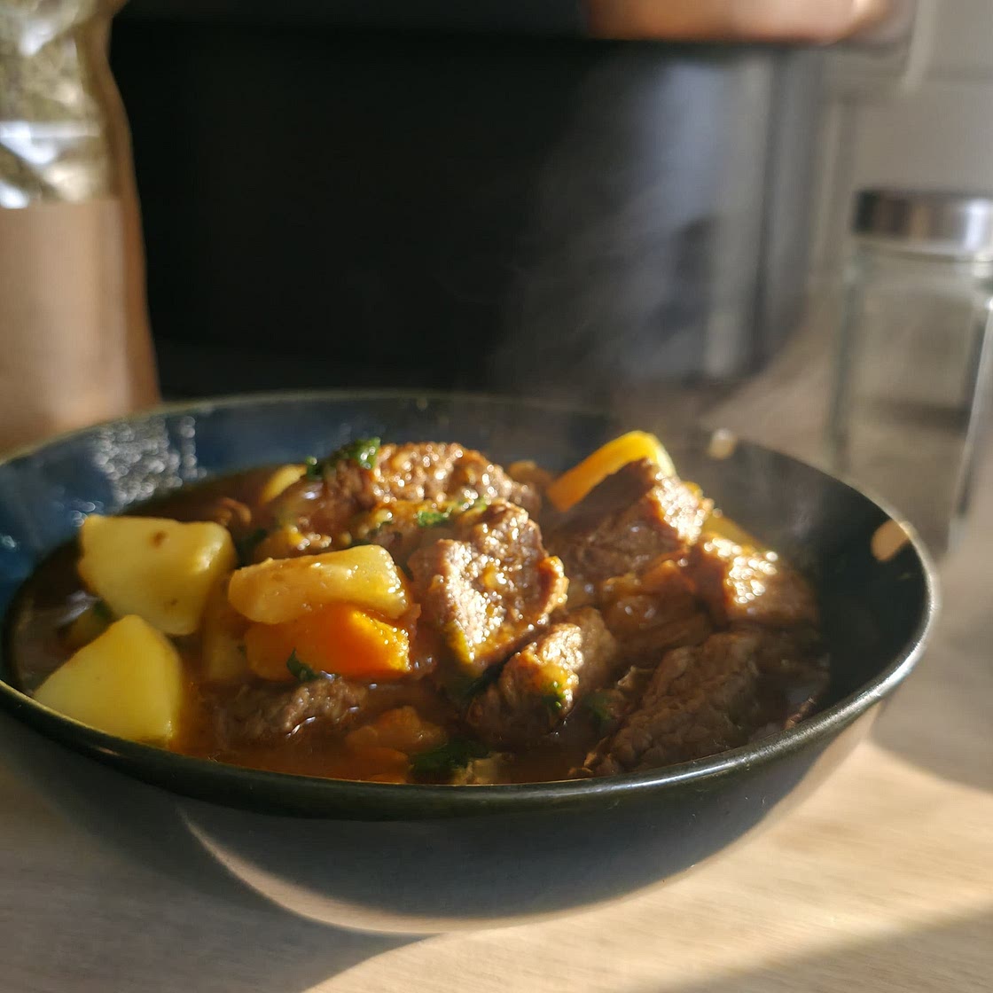 NO-RED-WINE BEEF GOULASH STEW WITH POTATOES & CARROTS