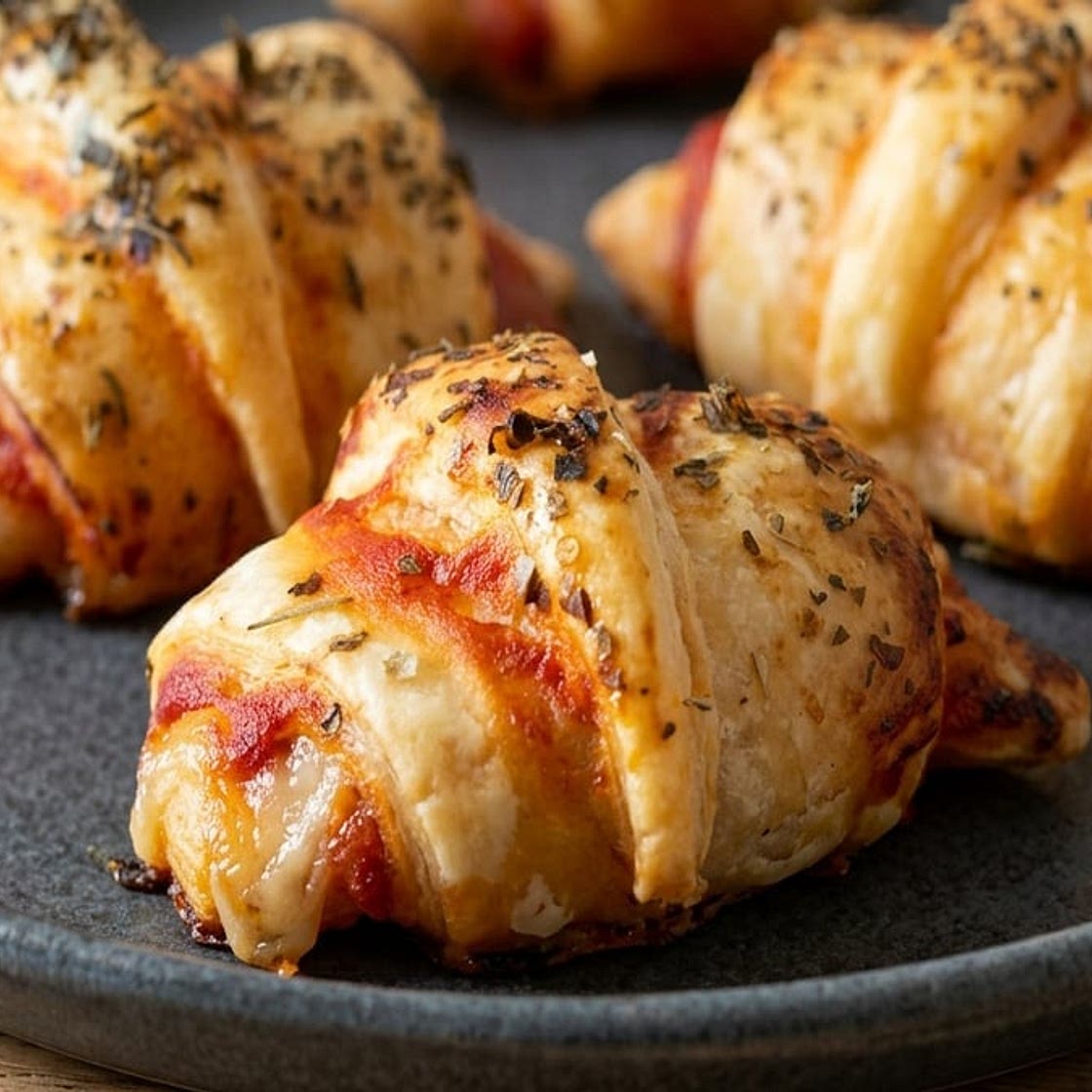 Croissants apéritifs façon pizza