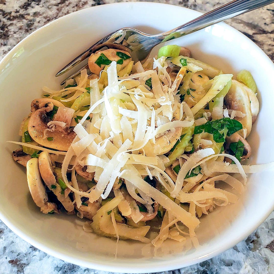 Celery mushroom salad