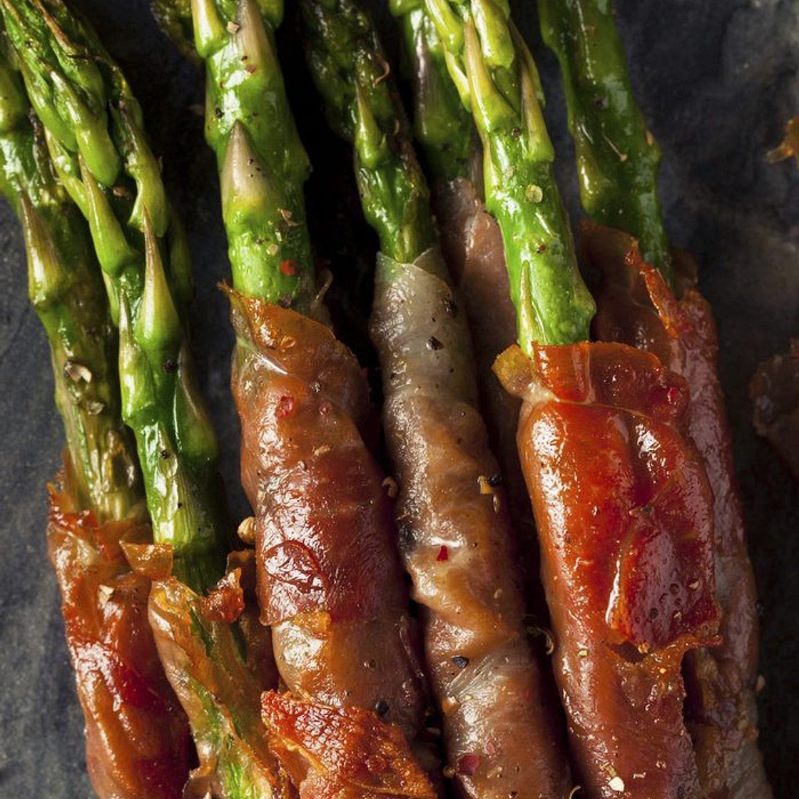 Espárragos con jamón