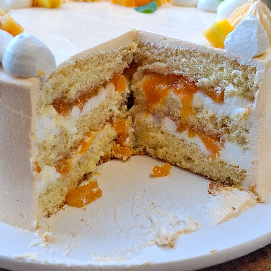 Peaches and Cream Cake For Summer!