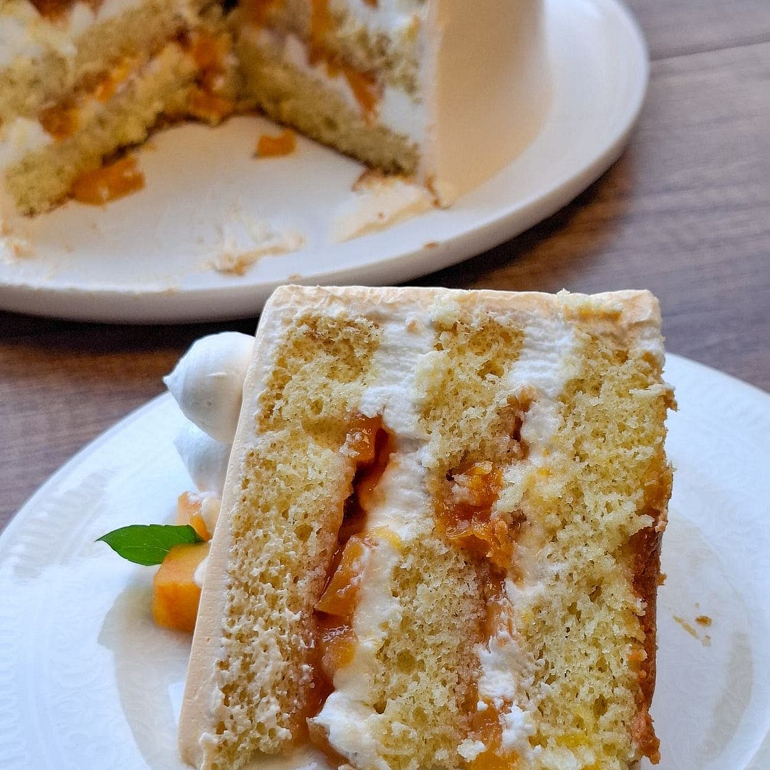 Peaches and Cream Cake For Summer!