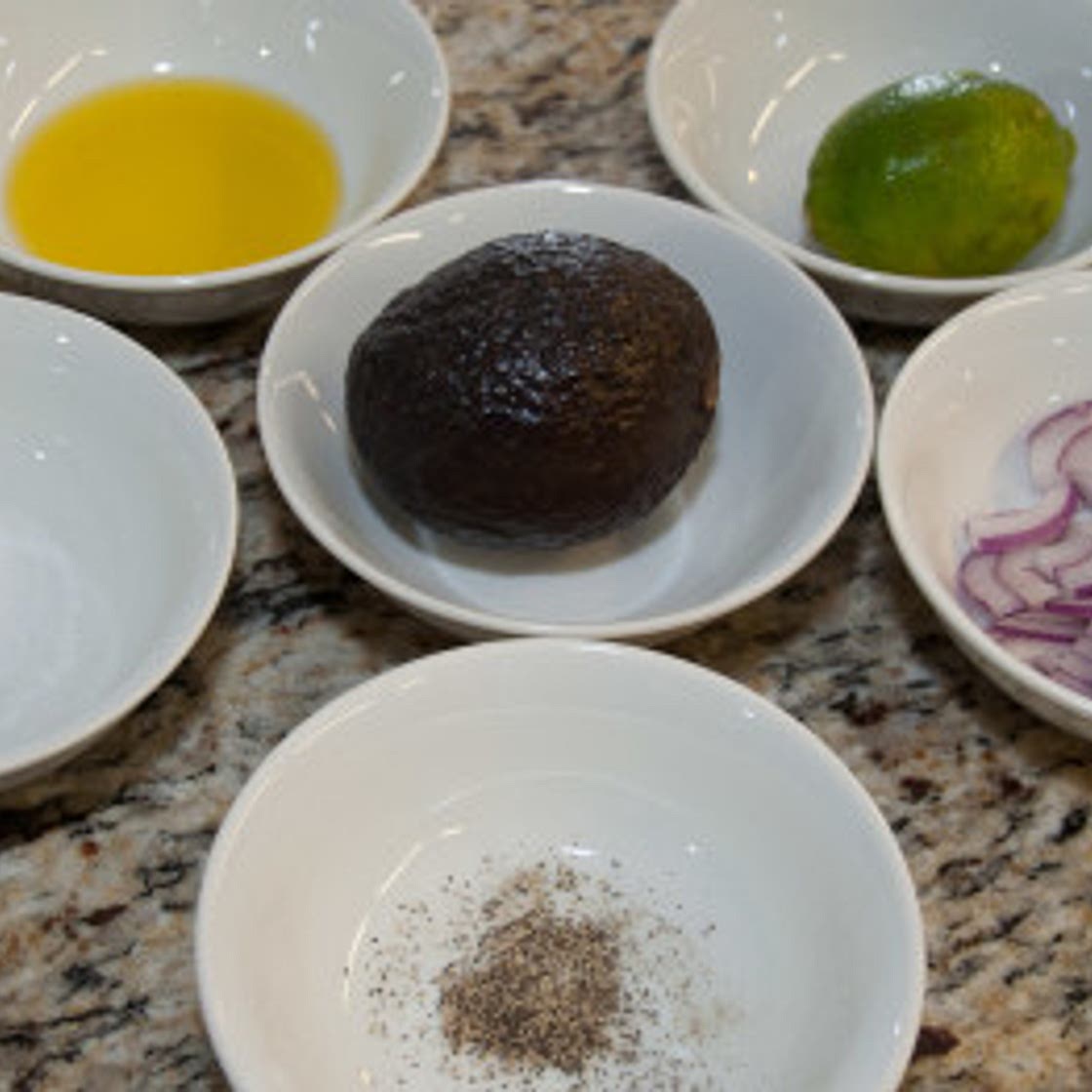 Haitian Avocado Salad (Salad Zaboka)