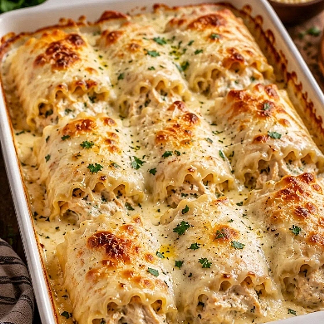 Garlic Butter Chicken Lasagna Roll-Ups