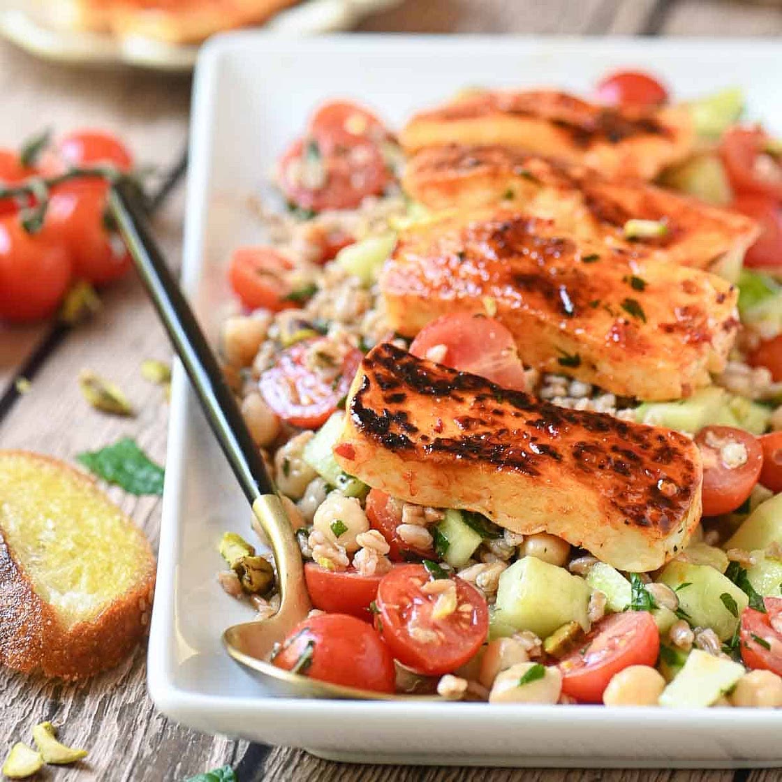Warm Farro Salad with Crispy Harissa Halloumi