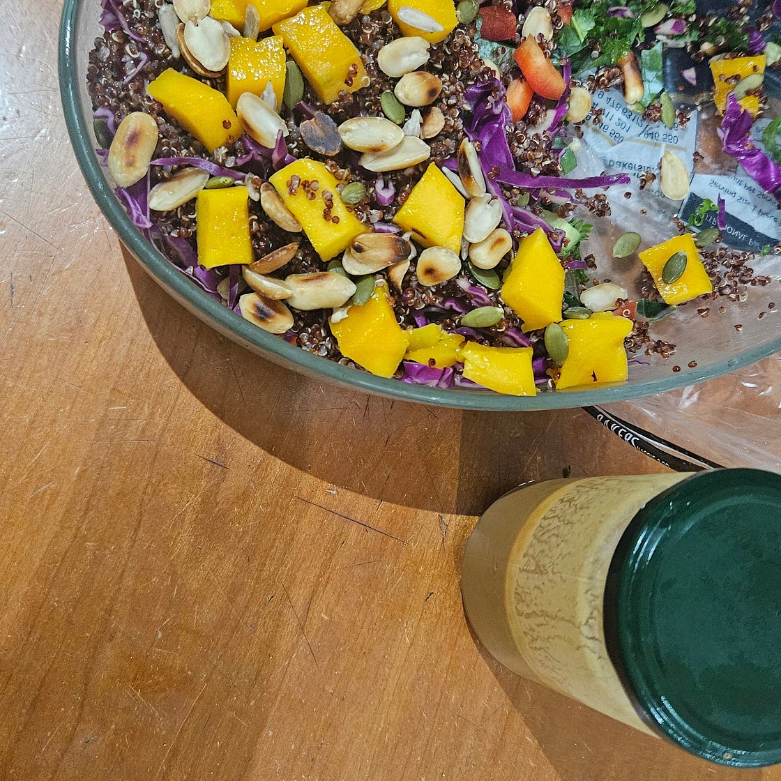 Moms mango peanut salad