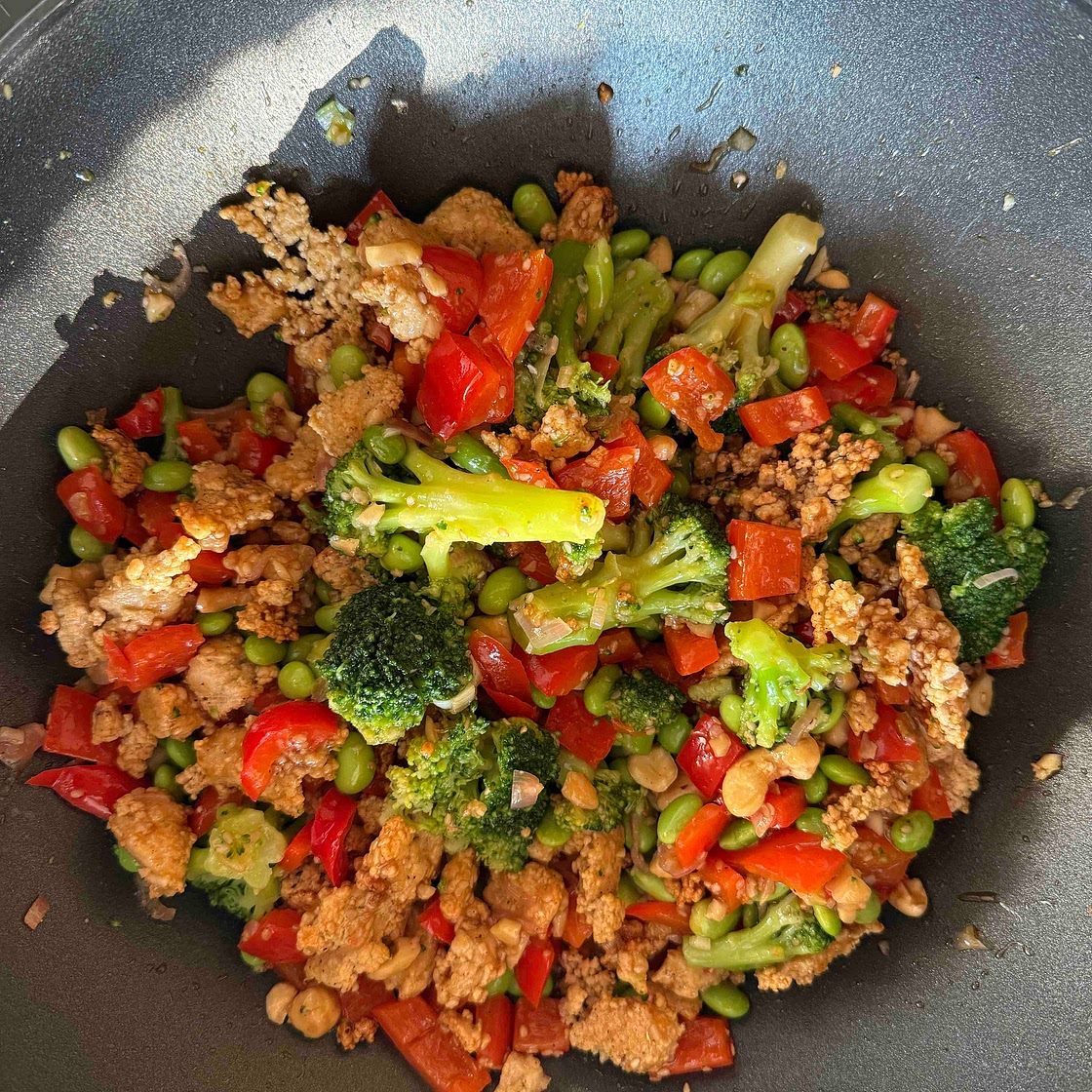 Teriyaki-Tempeh & Brokkoli-Pfanne