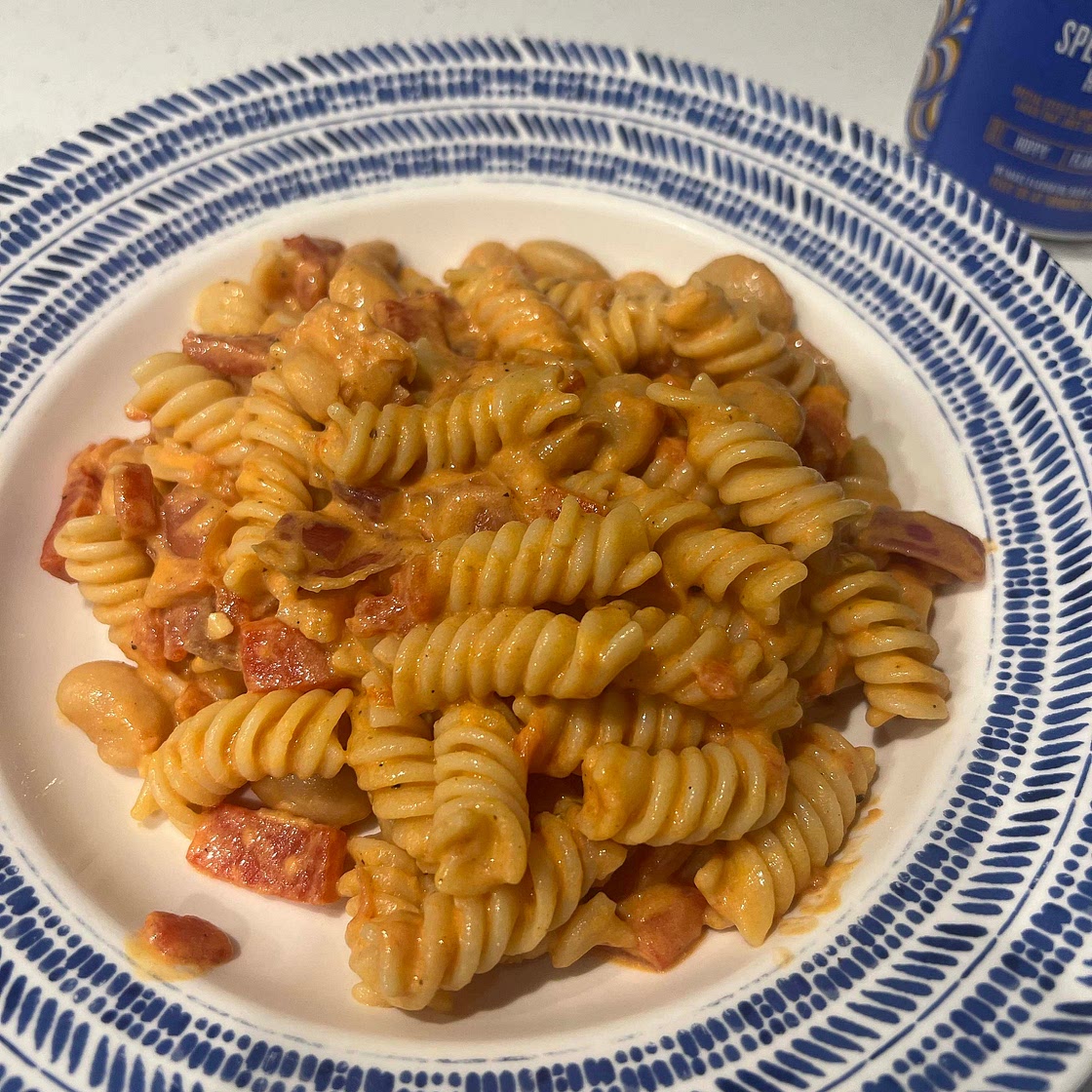 Tomato and red pepper butter bean pasta 