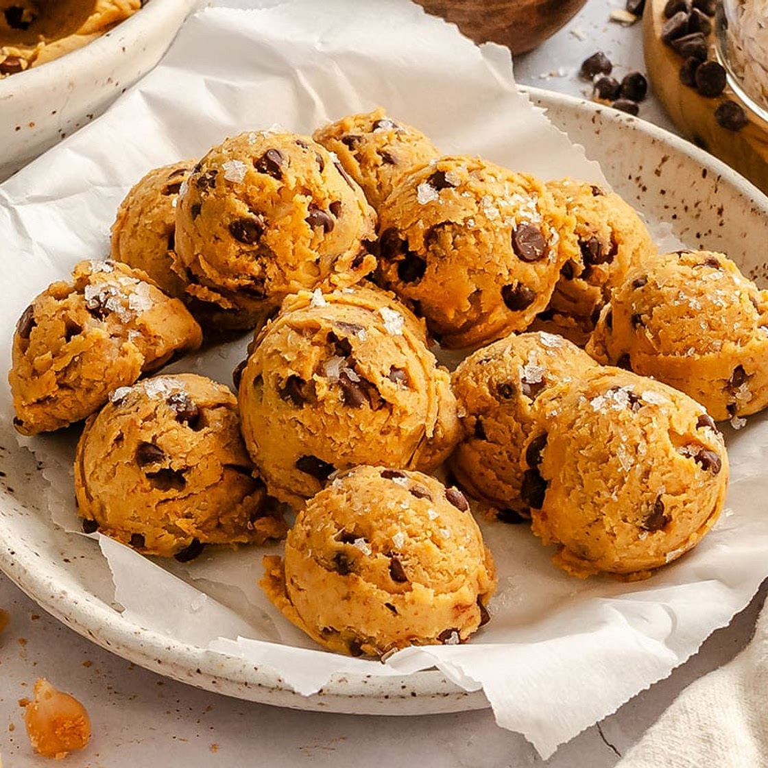 Edible Chickpea Cookie Dough (Vegan)