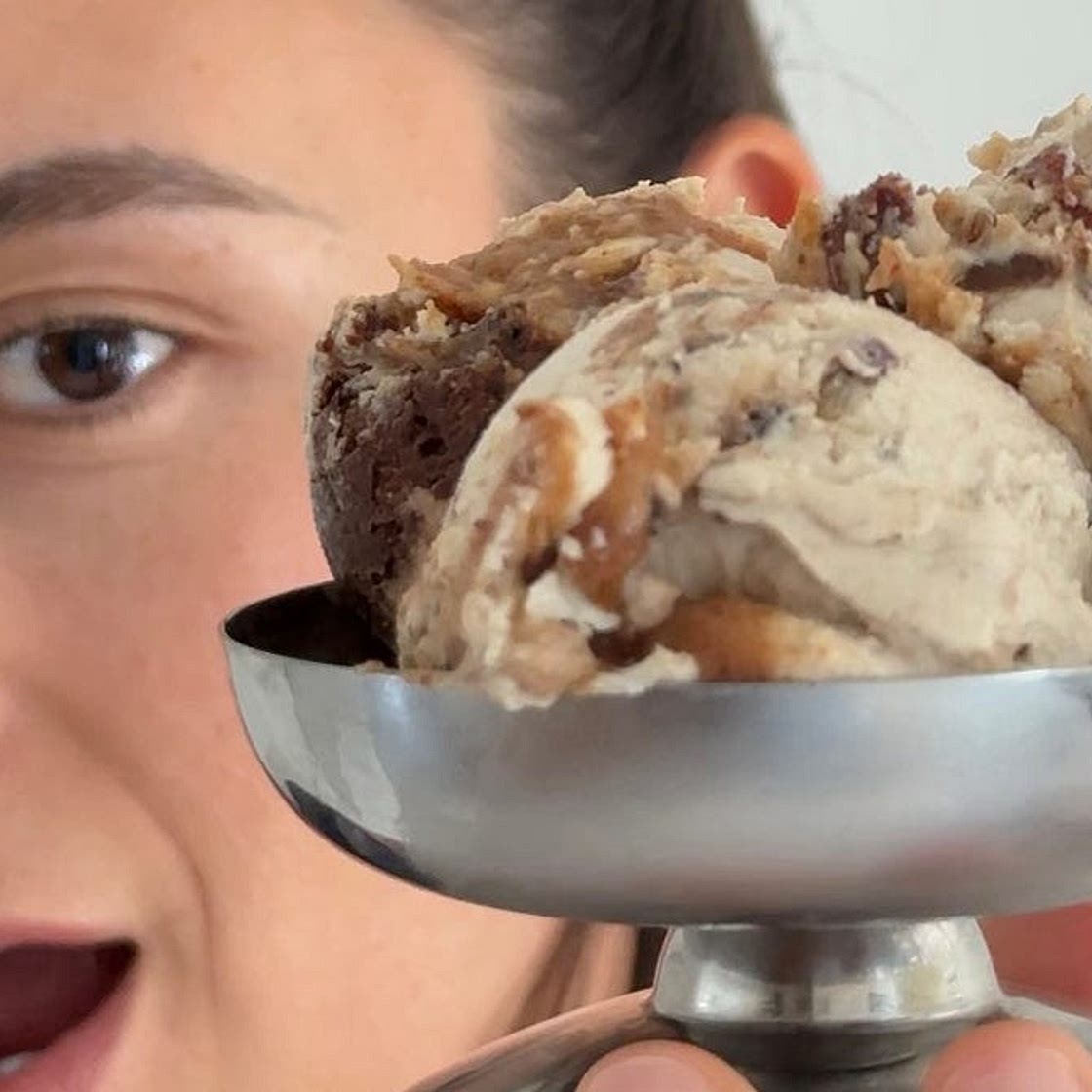 This "Healthy" Ice Cream Tastes Illegal (It's Just Dates)