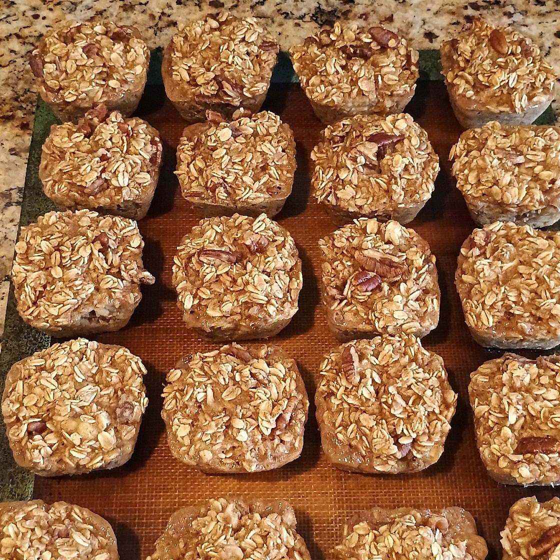 Baked Banana-Nut Oatmeal Cups