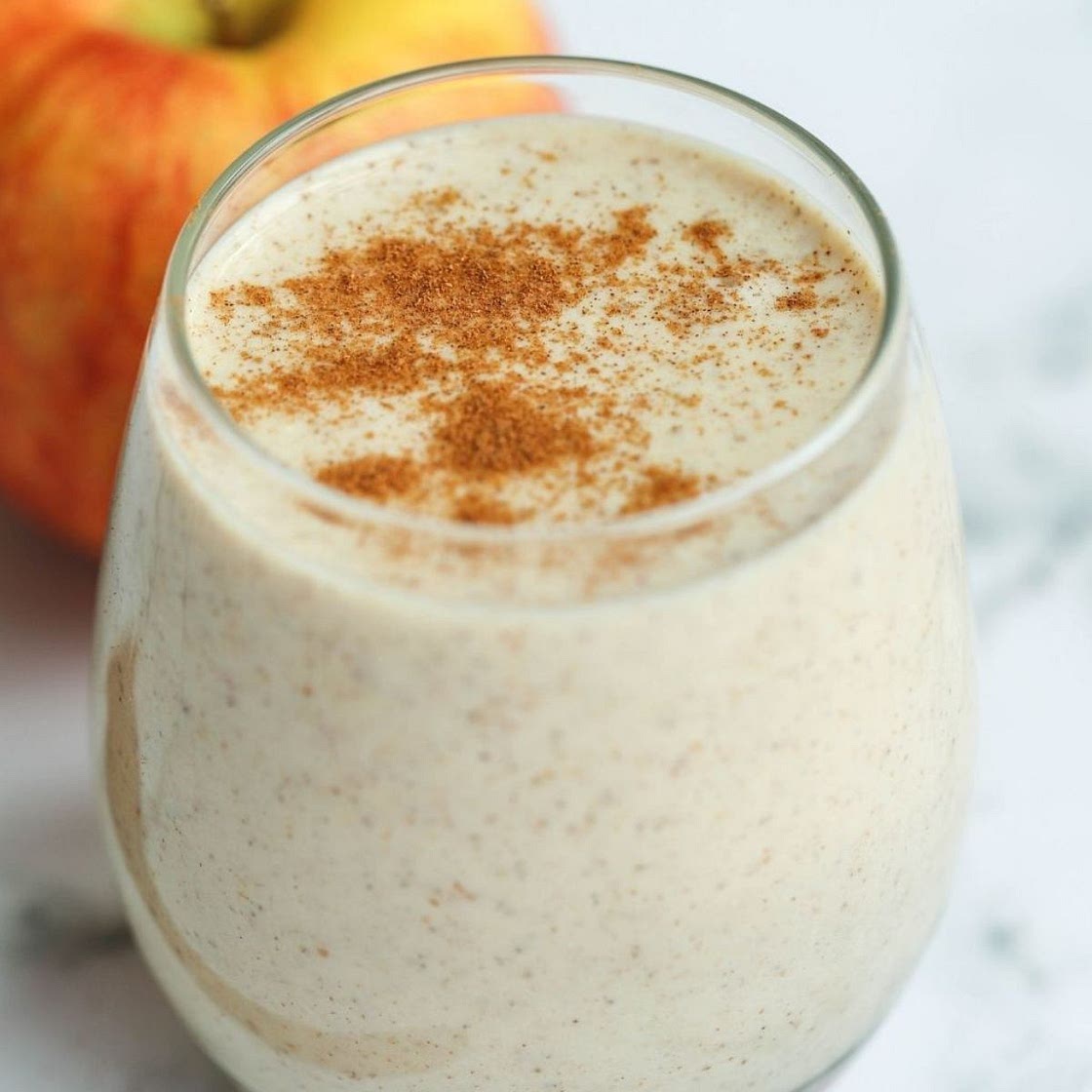 The Best Apple Pie Smoothie: Liquid Dessert (That’s Actually Breakfast)