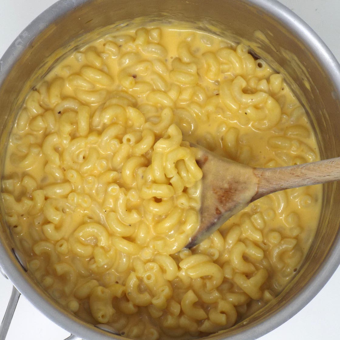 Sour Cream and Garlic Mac and Cheese
