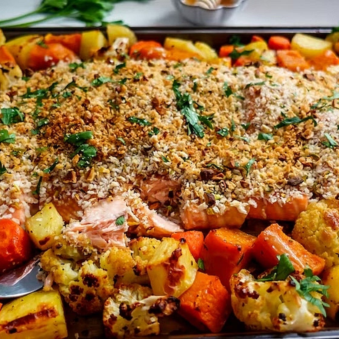 Baked salmon and roasted vegetables 